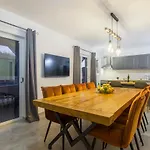 Villa San *